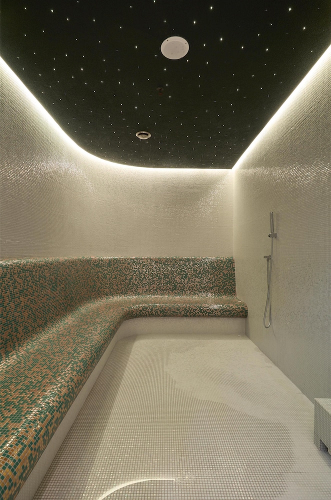 Hotel Saski Krakow, Curio Collection by Hilton — Spa in Krakow, Lesser Poland