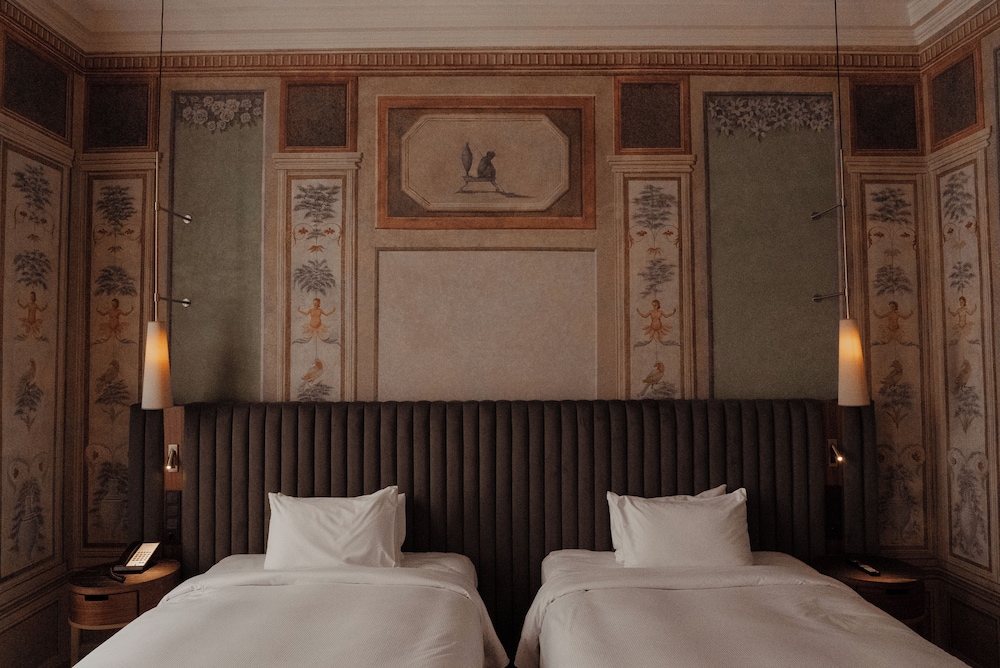 Hotel Saski Krakow, Curio Collection by Hilton — Hotel rooms in Krakow, Lesser Poland