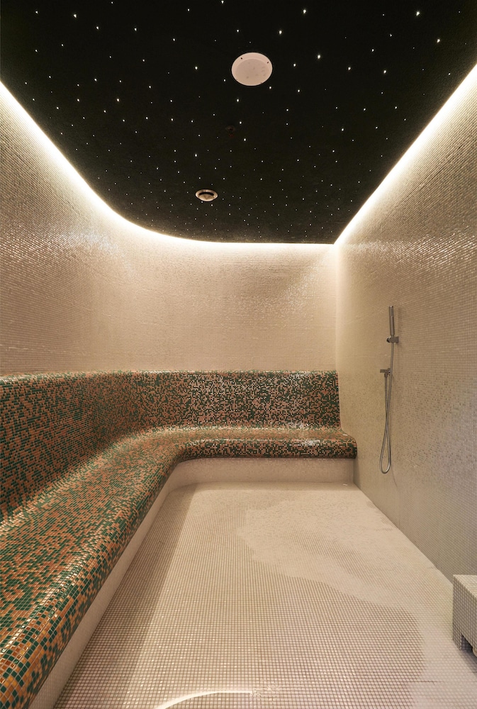 Hotel Saski Krakow, Curio Collection by Hilton — Spa in Krakow, Lesser Poland