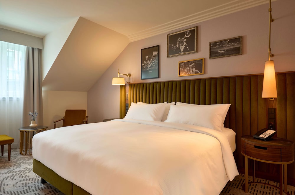 Hotel Saski Krakow, Curio Collection by Hilton — Hotel rooms in Krakow, Lesser Poland