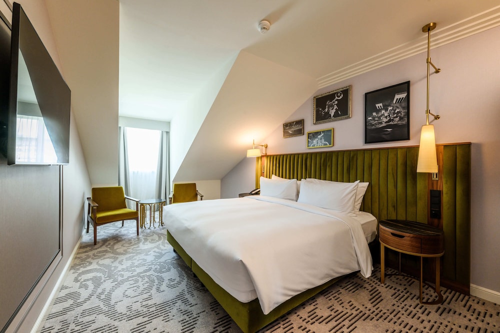 Hotel Saski Krakow, Curio Collection by Hilton — Hotel rooms in Krakow, Lesser Poland
