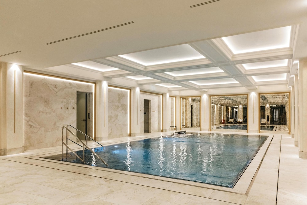 Hotel Saski Krakow, Curio Collection by Hilton — Swimming pool in Krakow, Lesser Poland