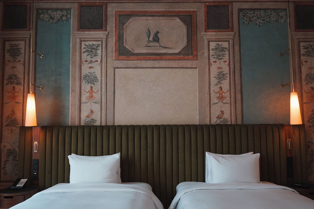 Hotel Saski Krakow, Curio Collection by Hilton — Hotel rooms in Krakow, Lesser Poland
