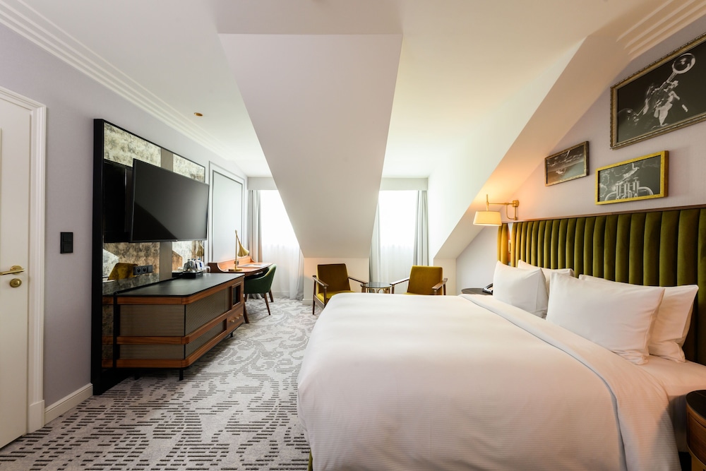 Hotel Saski Krakow, Curio Collection by Hilton — Hotel rooms in Krakow, Lesser Poland