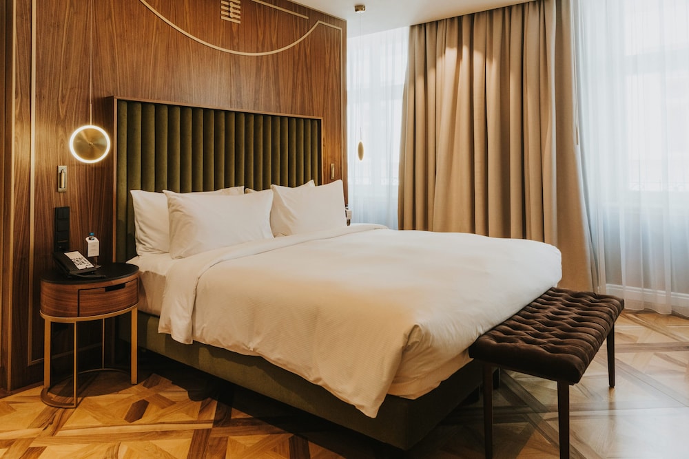 Hotel Saski Krakow, Curio Collection by Hilton — Hotel rooms in Krakow, Lesser Poland
