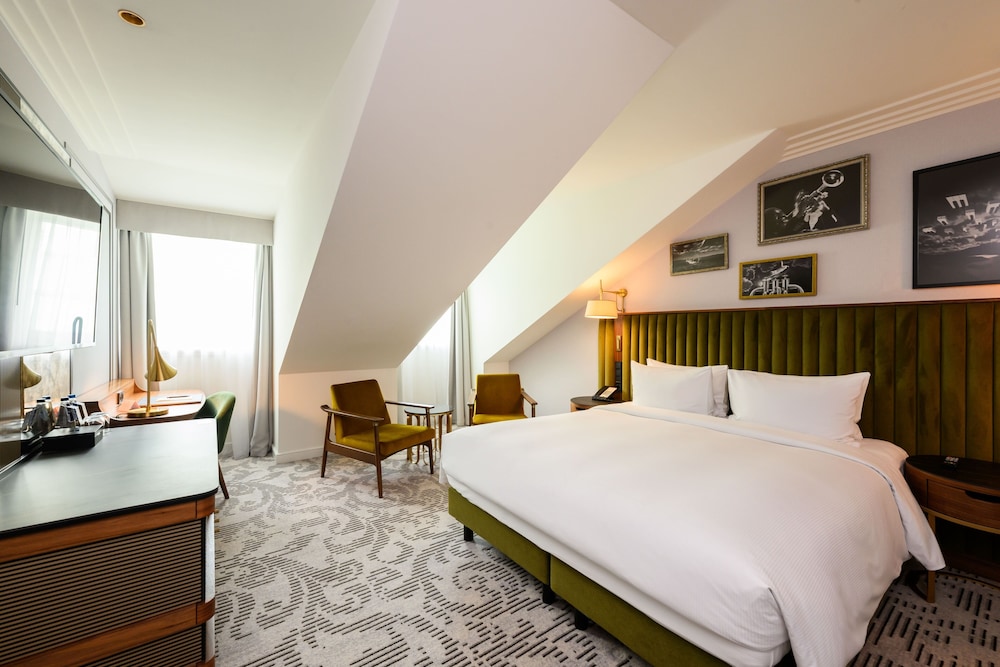 Hotel Saski Krakow, Curio Collection by Hilton — Hotel rooms in Krakow, Lesser Poland