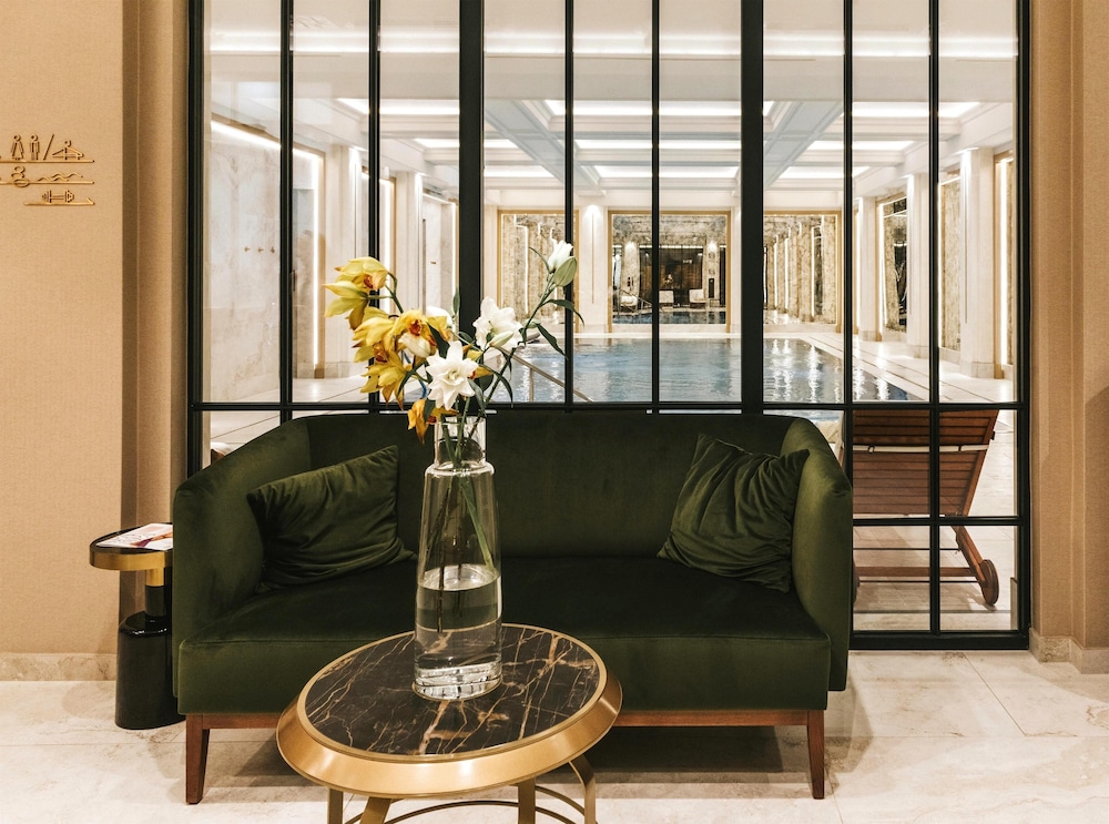 Hotel Saski Krakow, Curio Collection by Hilton — Swimming pool in Krakow, Lesser Poland