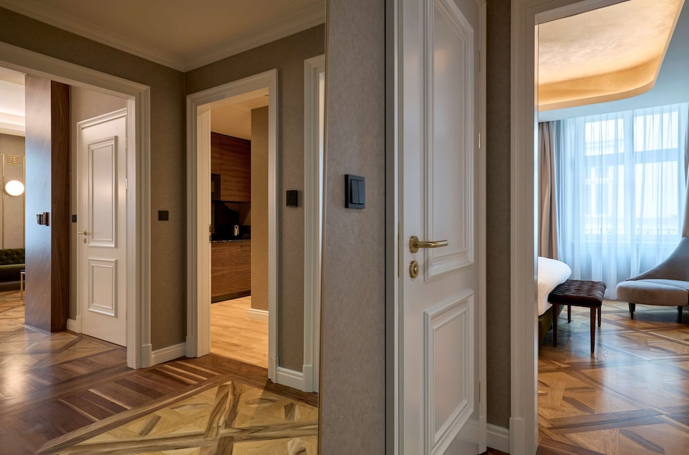 Hotel Saski Krakow, Curio Collection by Hilton — Hotel rooms in Krakow, Lesser Poland