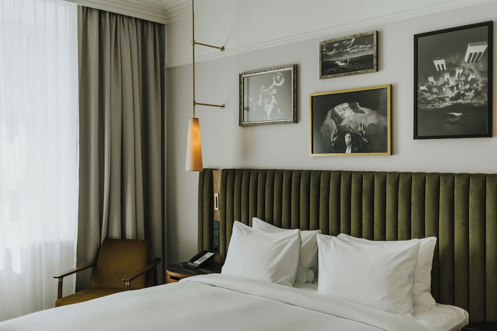 Hotel Saski Krakow, Curio Collection by Hilton — Hotel rooms in Krakow, Lesser Poland