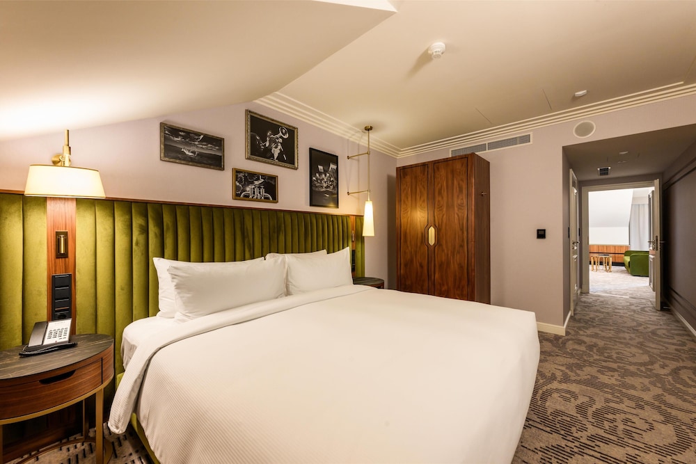 Hotel Saski Krakow, Curio Collection by Hilton — Hotel rooms in Krakow, Lesser Poland
