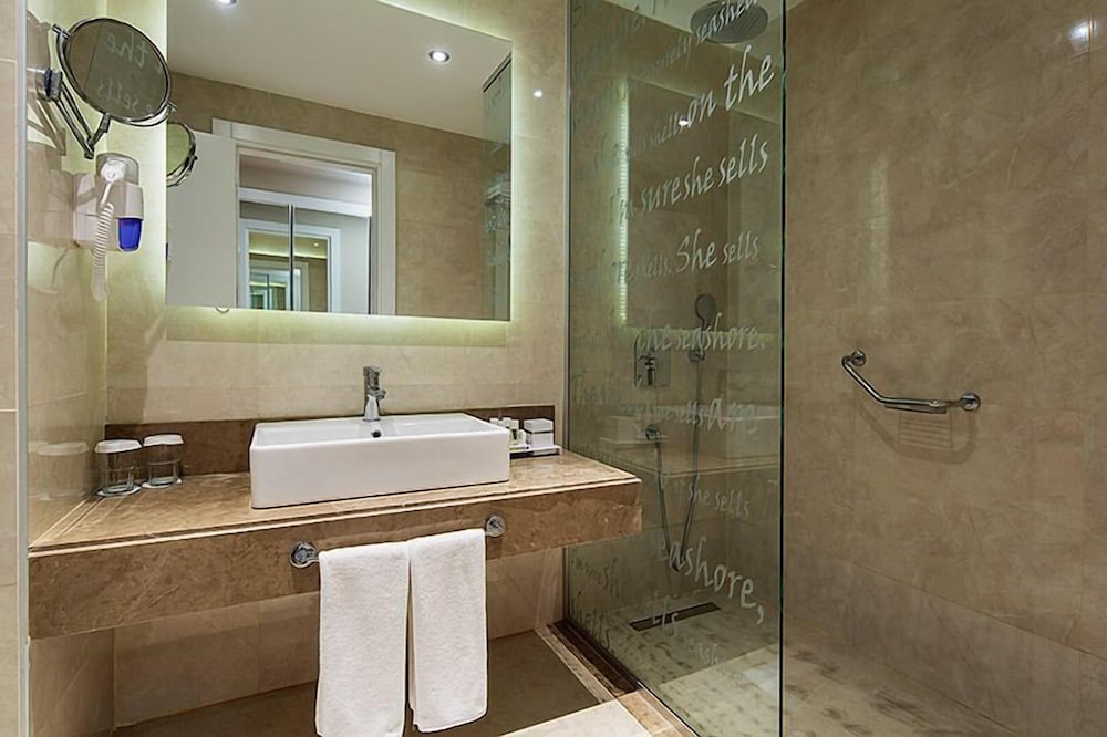 Seashell Resort & Spa — Hotel rooms in Side