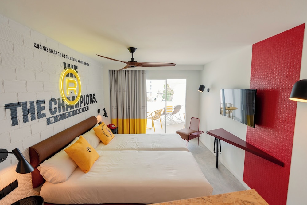 Ryans Lolas Ibiza - Adults Only — Hotel rooms in San Antonio, Balearic Islands