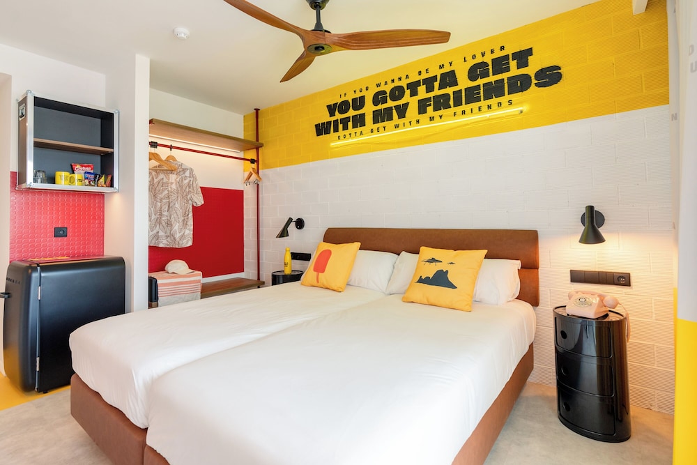 Ryans Lolas Ibiza - Adults Only — Hotel rooms in San Antonio, Balearic Islands