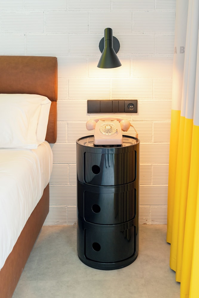 Ryans Lolas Ibiza - Adults Only — Hotel rooms in San Antonio, Balearic Islands