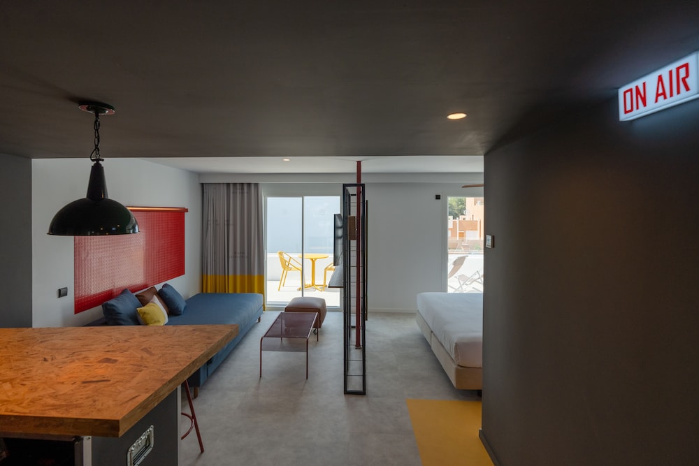 Ryans Lolas Ibiza - Adults Only — Hotel rooms in San Antonio, Balearic Islands