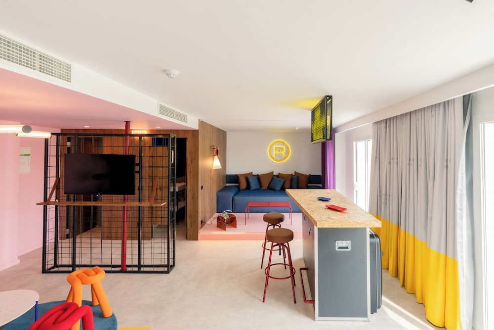 Ryans Lolas Ibiza - Adults Only — Hotel rooms in San Antonio, Balearic Islands