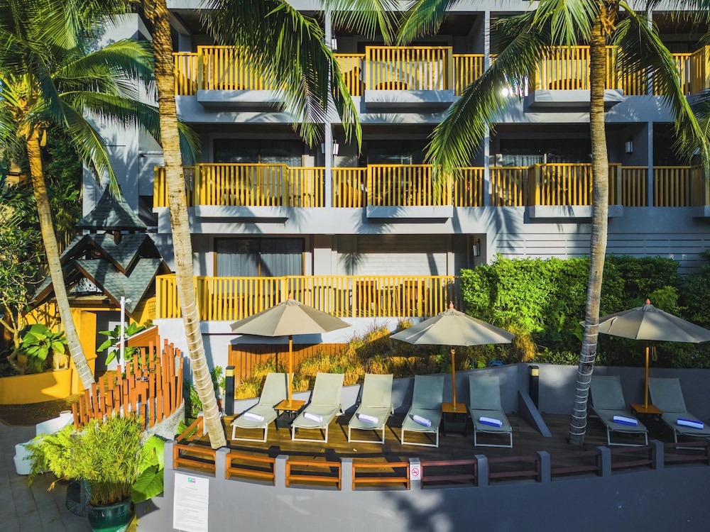 Holiday Inn Resort Krabi Ao Nang Beach by IHG — Hotel building in Ao Nang, Krabi