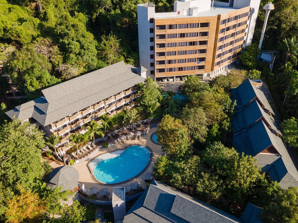 Holiday Inn Resort Krabi Ao Nang Beach by IHG — Hotel building in Ao Nang, Krabi