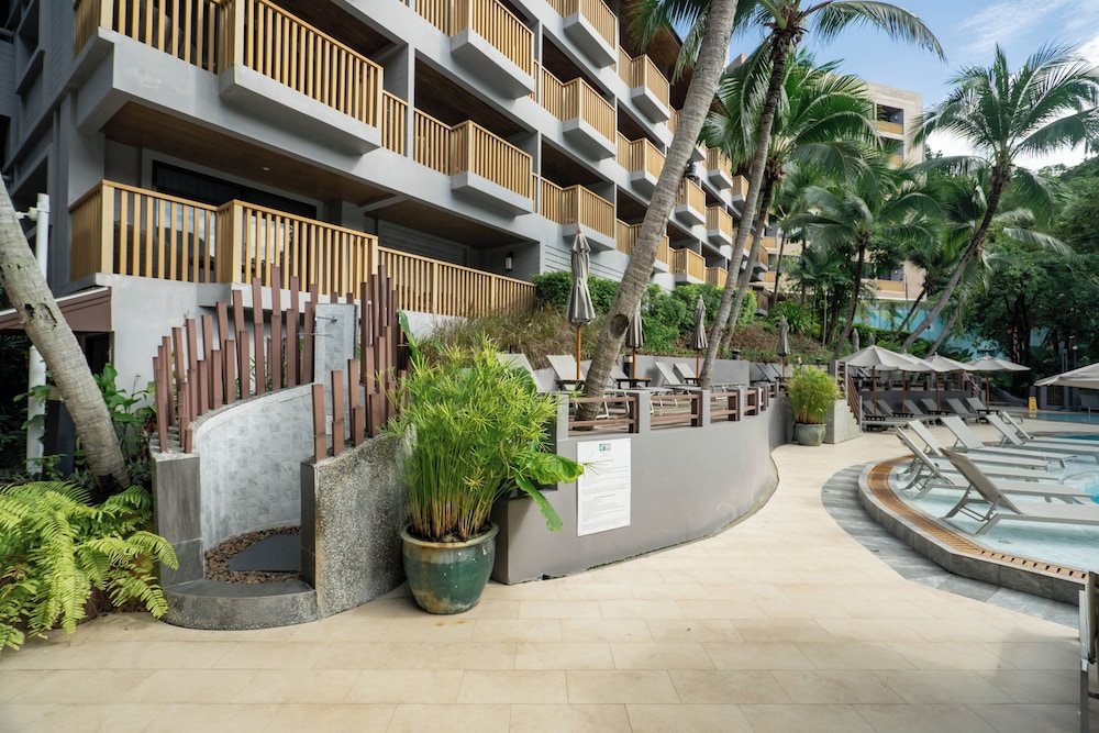 Holiday Inn Resort Krabi Ao Nang Beach by IHG — Hotel building in Ao Nang, Krabi