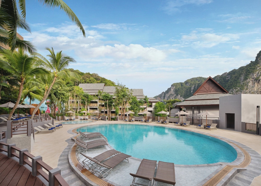 Holiday Inn Resort Krabi Ao Nang Beach by IHG — Swimming pool in Ao Nang, Krabi