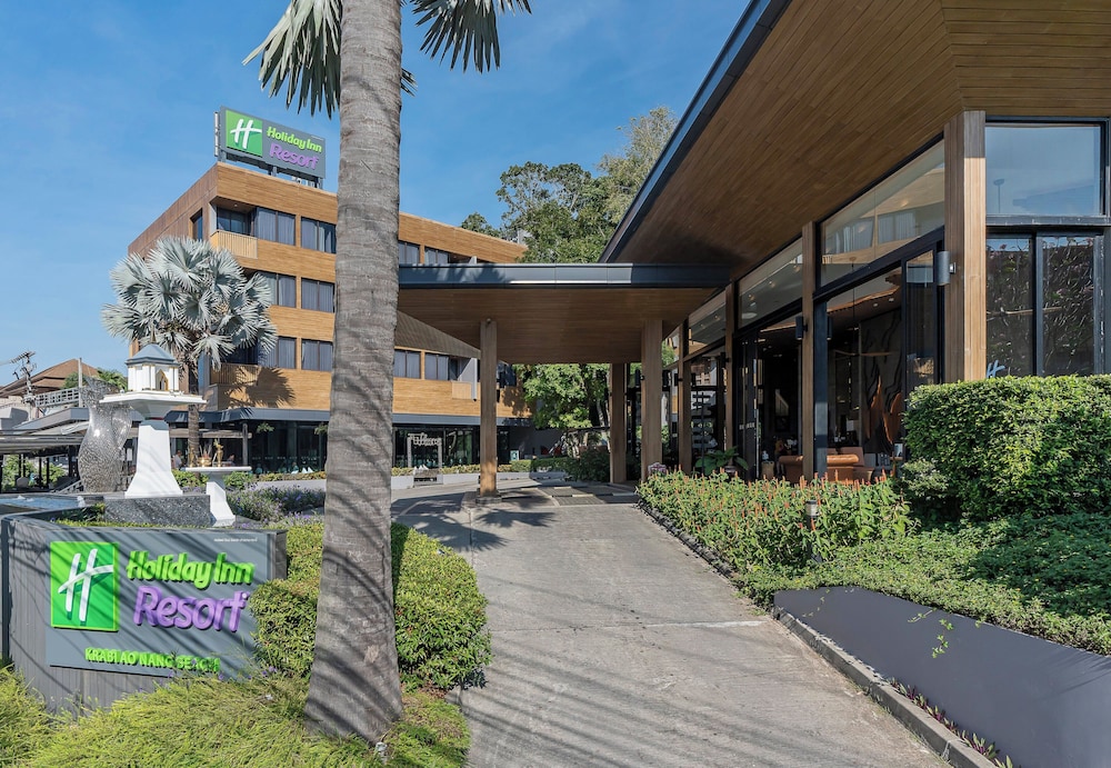 Holiday Inn Resort Krabi Ao Nang Beach by IHG — Hotel building in Ao Nang, Krabi