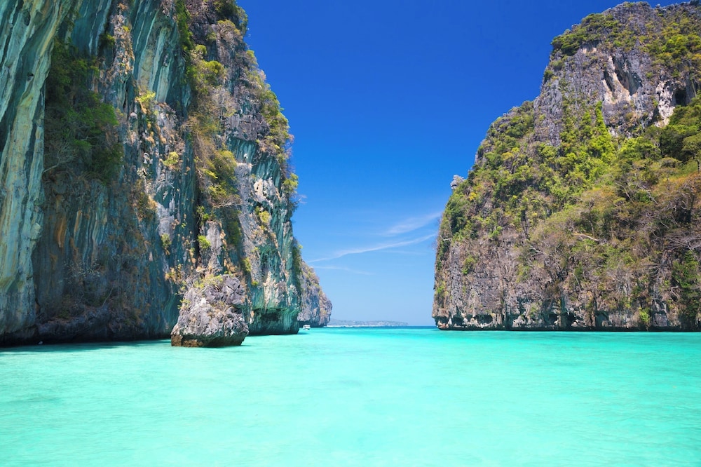 Holiday Inn Resort Krabi Ao Nang Beach by IHG — Beach in Ao Nang, Krabi
