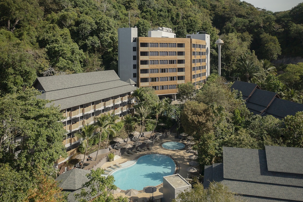 Holiday Inn Resort Krabi Ao Nang Beach by IHG — Hotel building in Ao Nang, Krabi