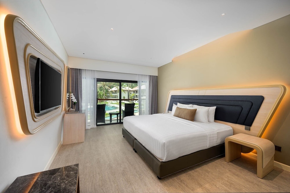 Amora Beach Resort Phuket — Hotel rooms in Bang Tao Beach, Phuket Province
