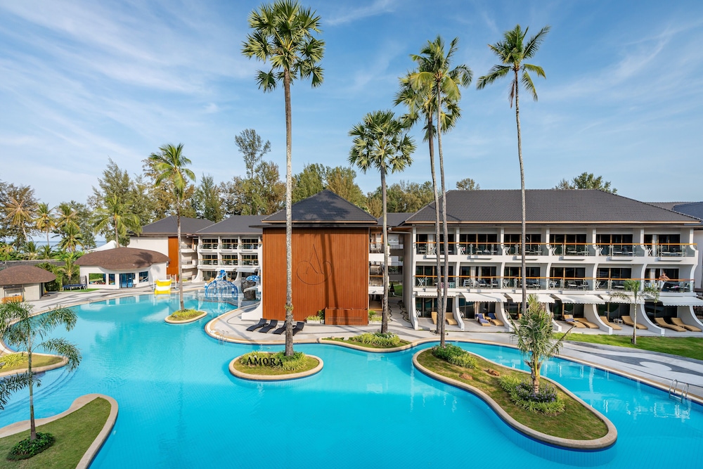 Amora Beach Resort Phuket — Swimming pool in Bang Tao Beach, Phuket Province