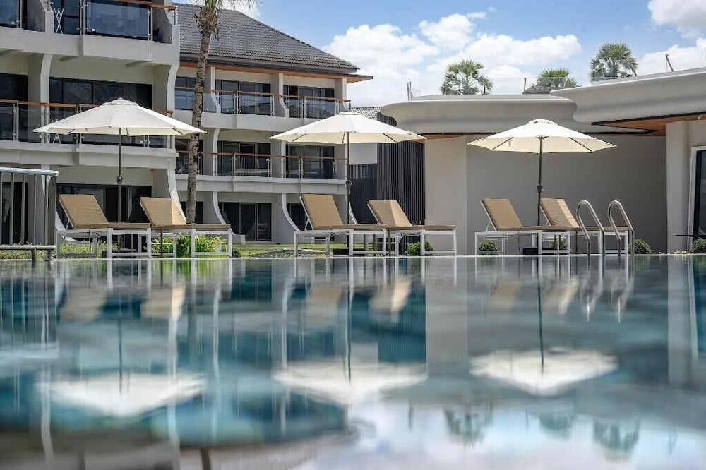 Amora Beach Resort Phuket — Swimming pool in Bang Tao Beach, Phuket Province