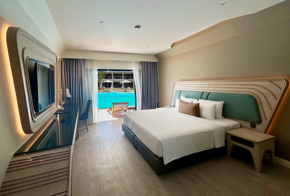 Amora Beach Resort Phuket — Hotel rooms in Bang Tao Beach, Phuket Province