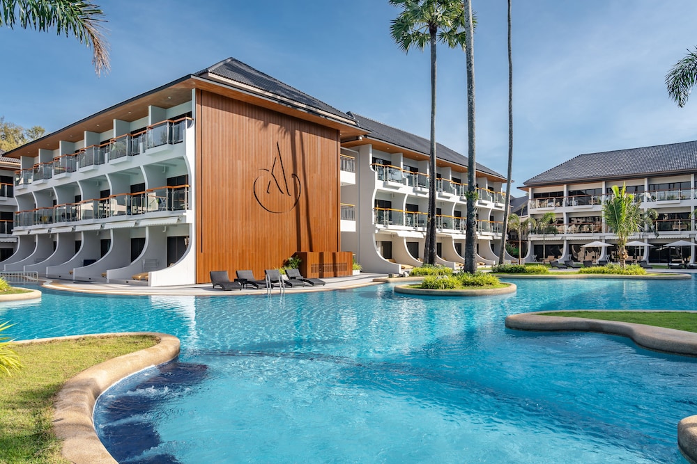 Amora Beach Resort Phuket — Swimming pool in Bang Tao Beach, Phuket Province