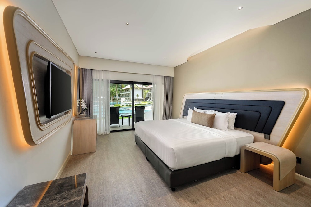 Amora Beach Resort Phuket — Hotel rooms in Bang Tao Beach, Phuket Province