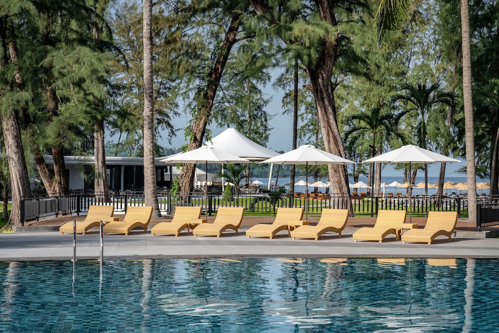 Amora Beach Resort Phuket — Swimming pool in Bang Tao Beach, Phuket Province