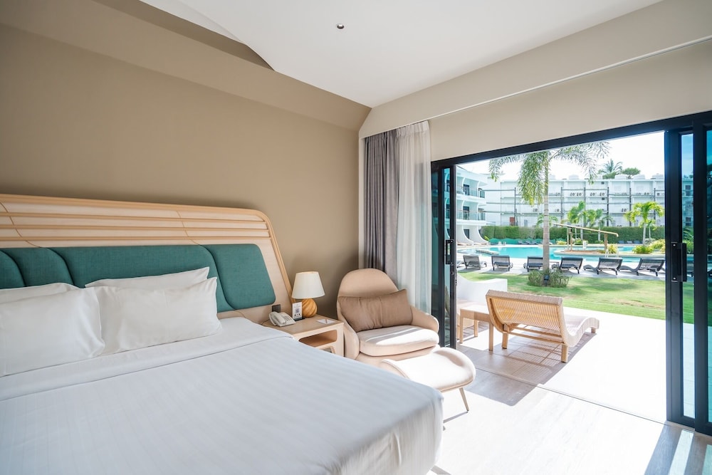 Amora Beach Resort Phuket — Hotel rooms in Bang Tao Beach, Phuket Province