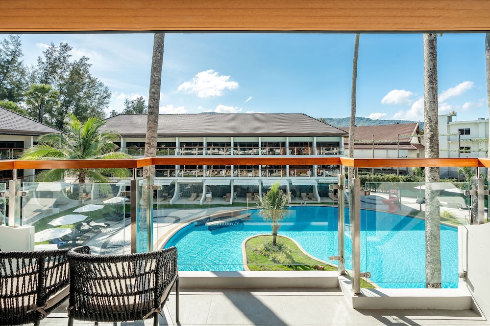 Amora Beach Resort Phuket — Swimming pool in Bang Tao Beach, Phuket Province