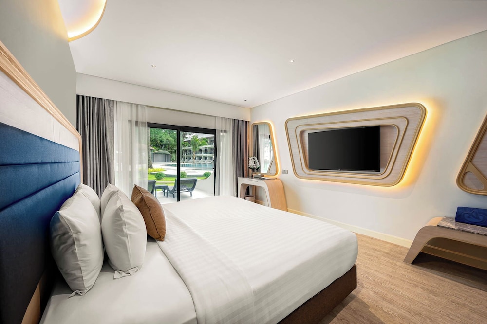 Amora Beach Resort Phuket — Hotel rooms in Bang Tao Beach, Phuket Province