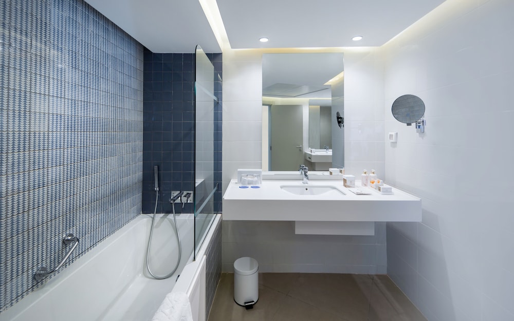 Royal Azur Thalassa — Hotel rooms in Hammamet, Nabeul
