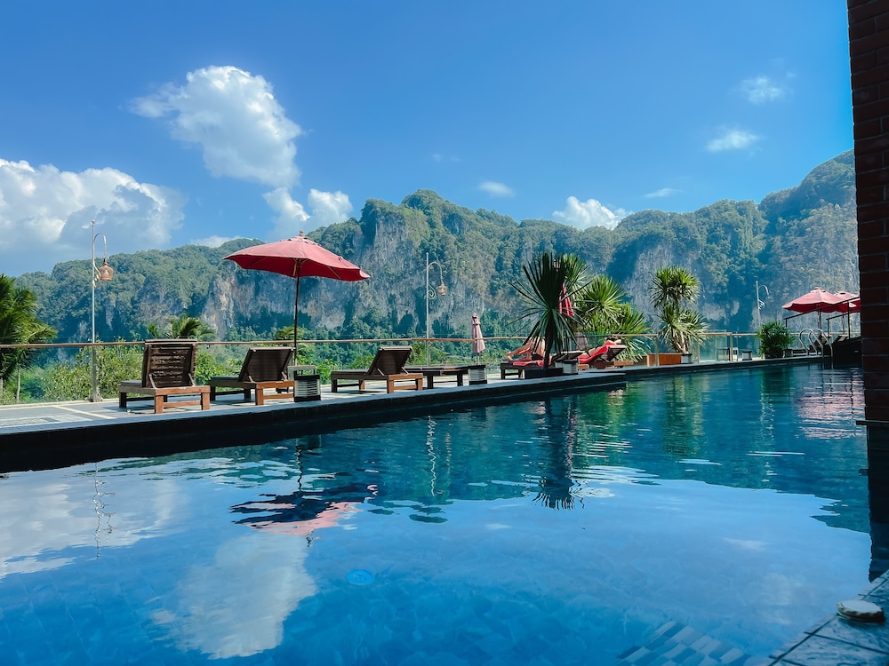 Ao Nang Phu Pi Maan Resort and Spa — Swimming pool in Ao Nang, Krabi