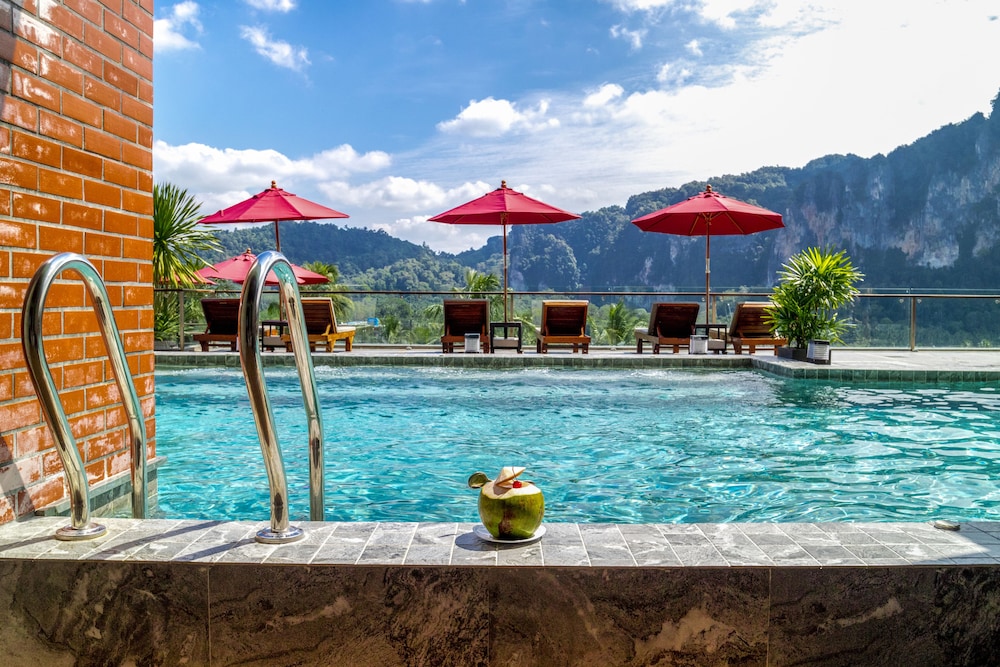 Ao Nang Phu Pi Maan Resort and Spa — Swimming pool in Ao Nang, Krabi
