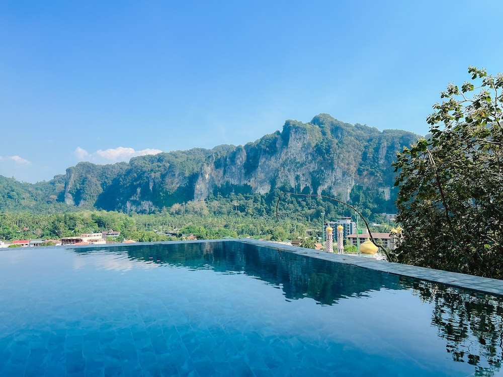 Ao Nang Phu Pi Maan Resort and Spa — Swimming pool in Ao Nang, Krabi