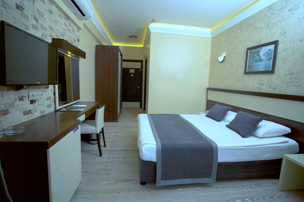 Hotel Camyuva Beach — Hotel rooms in Kemer