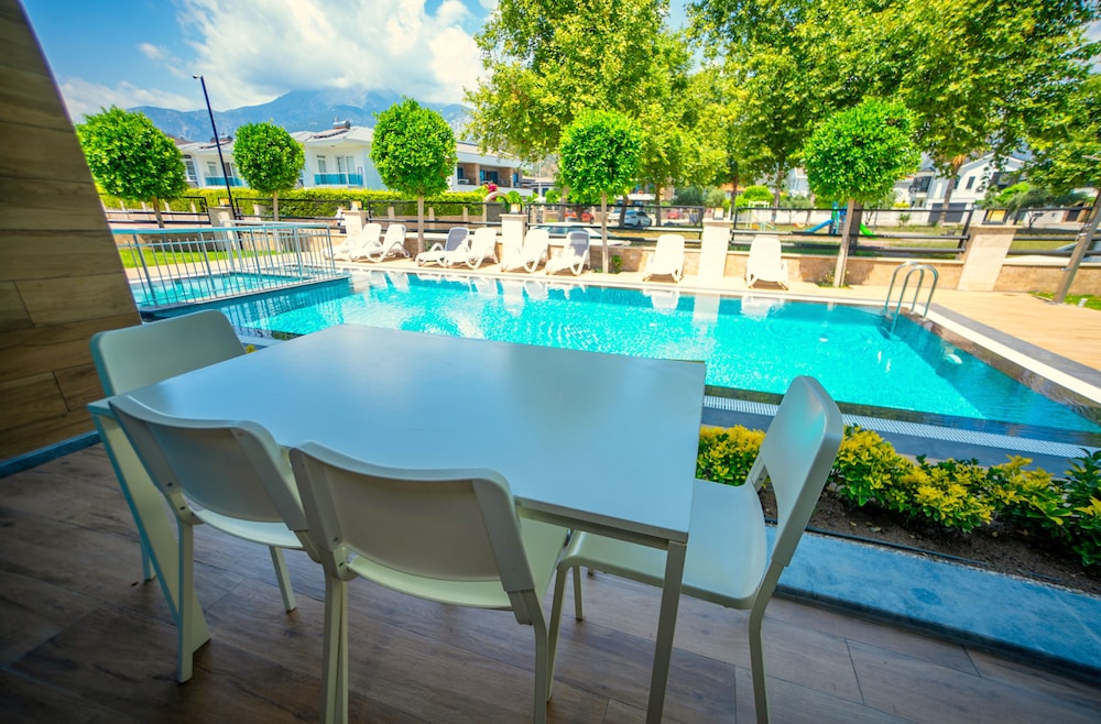 Hotel Camyuva Beach — Swimming pool in Kemer