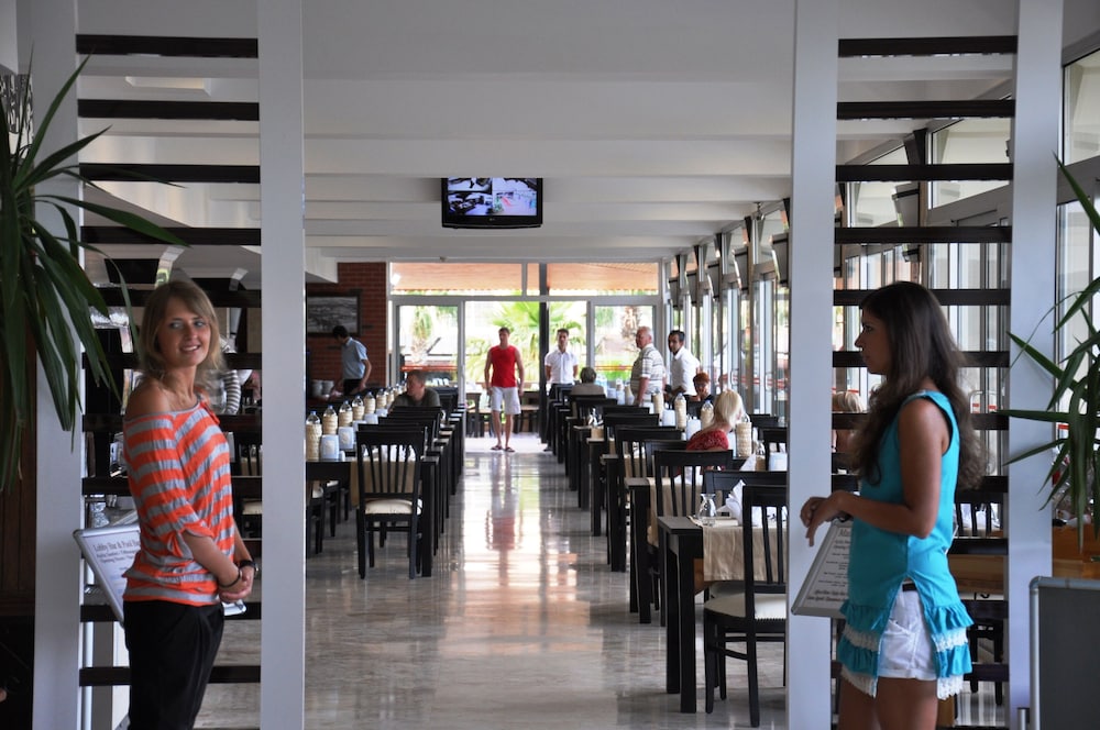 Hotel Camyuva Beach — Restaurant & bars in Kemer