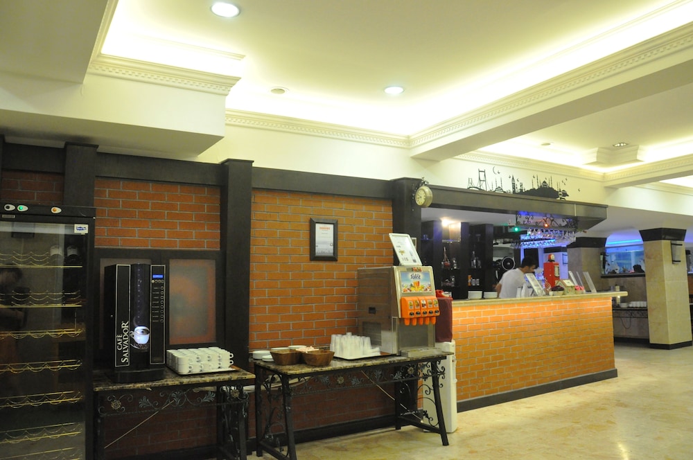 Hotel Camyuva Beach — Restaurant & bars in Kemer