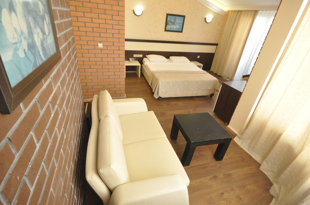 Hotel Camyuva Beach — Hotel rooms in Kemer