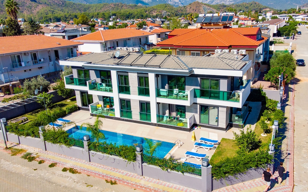 Istanbul Beach Hotel - All Inclusive — Hotel building in Kemer