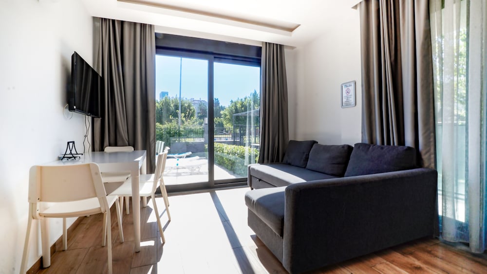 Istanbul Beach Hotel - All Inclusive — Hotel rooms in Kemer