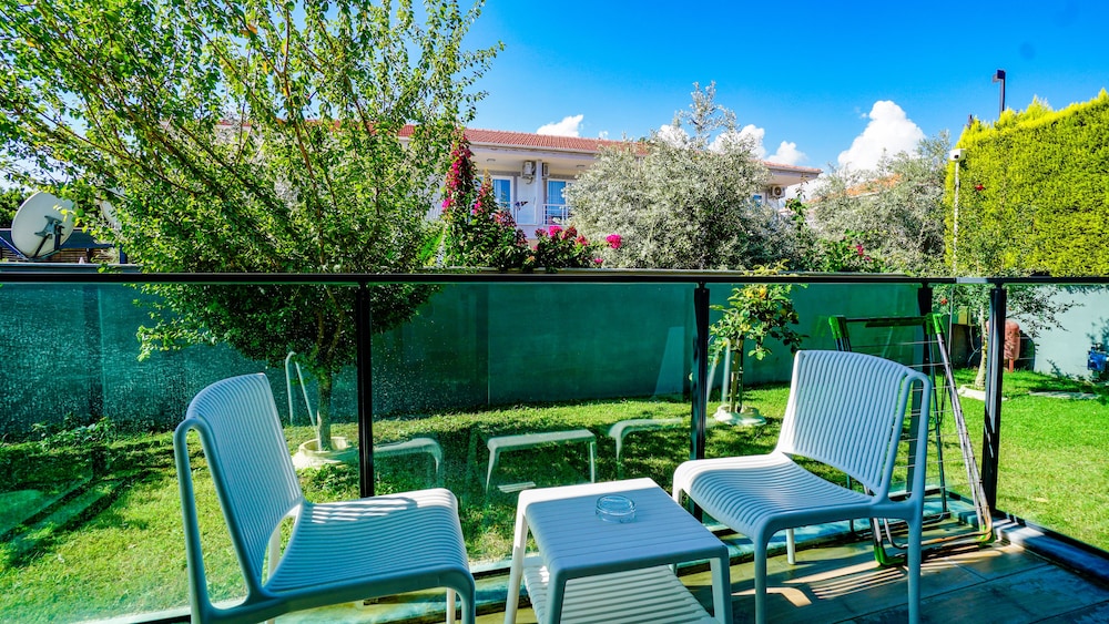 Istanbul Beach Hotel - All Inclusive — Hotel building in Kemer