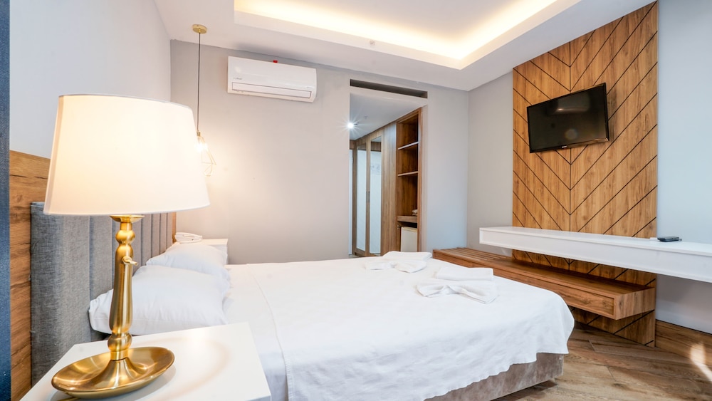 Istanbul Beach Hotel - All Inclusive — Hotel rooms in Kemer